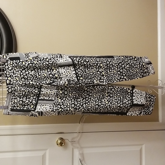 Mags & Pye rayon joggers. Size small. Like new condition. - Picture 6 of 9